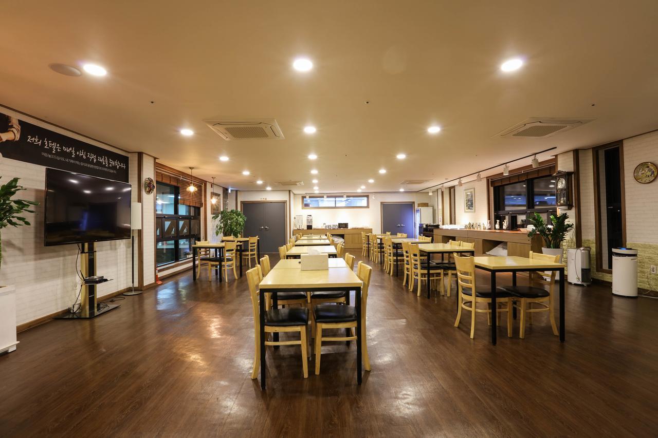 Casa De Vivaldi Hotel Seogwipo Exterior foto